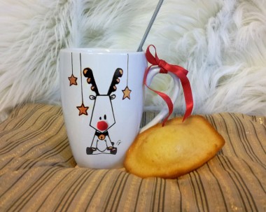 Tasse Mug à thé ou café Renne en céramique peint à la main Noir et Or pour maman ou enfant